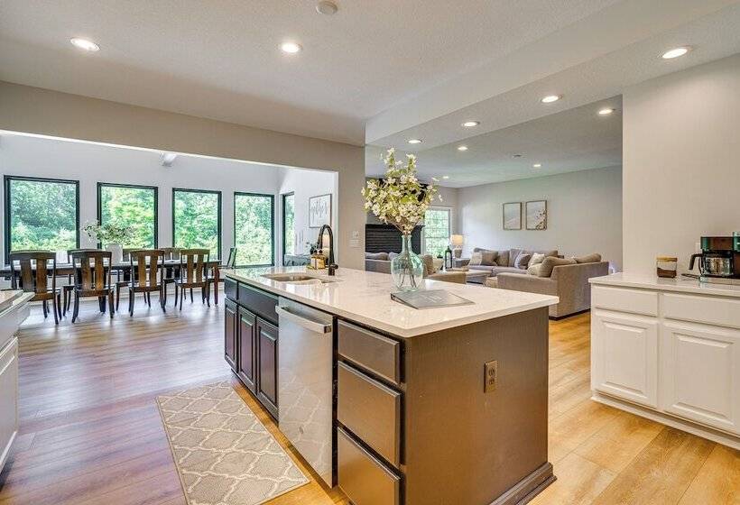 Spacious Thornville Home ~ 8 Mi To Buckeye Lake!