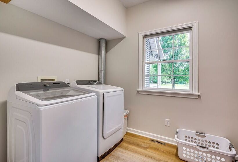 Spacious Thornville Home ~ 8 Mi To Buckeye Lake!