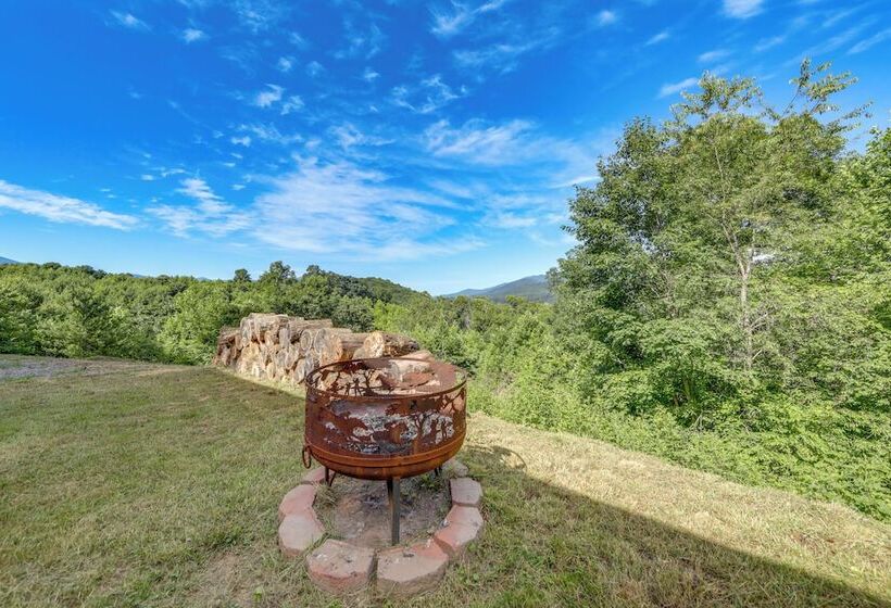 Spacious Waynesville Retreat W/ Yard & Patio!