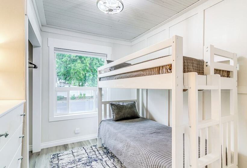 Updated Spokane Home W/ Furnished Patio Near Dtwn!