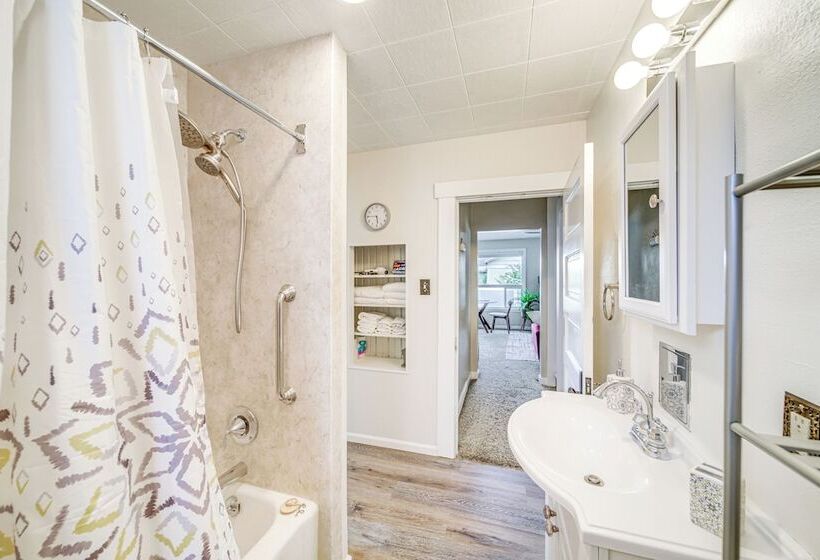 Updated Spokane Home W/ Furnished Patio Near Dtwn!