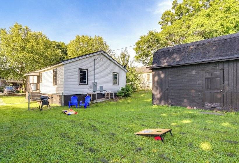 Charming Greenville Home W/ Yard: 3 Mi To Downtown