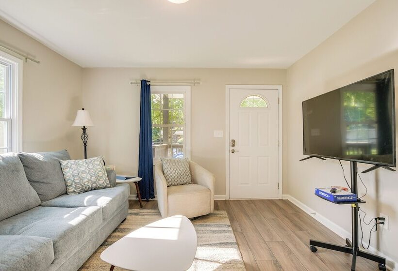 Charming Greenville Home W/ Yard: 3 Mi To Downtown