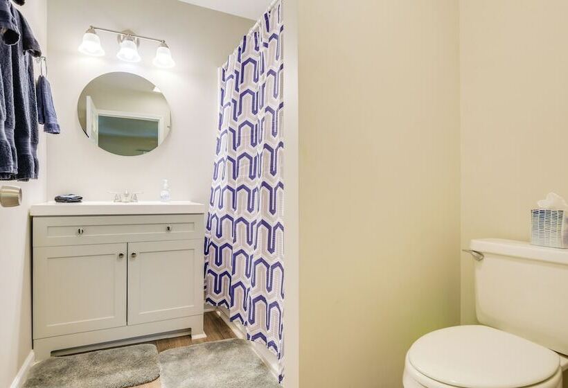 Charming Greenville Home W/ Yard: 3 Mi To Downtown