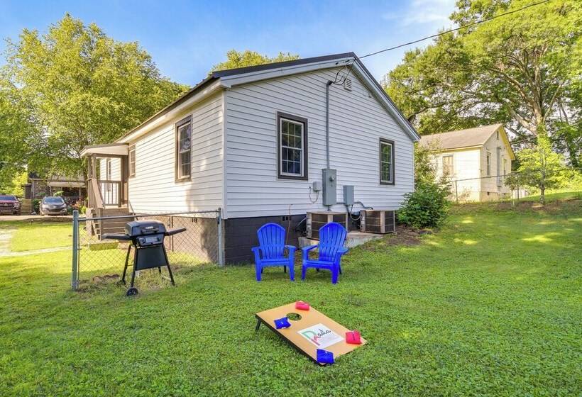 Charming Greenville Home W/ Yard: 3 Mi To Downtown
