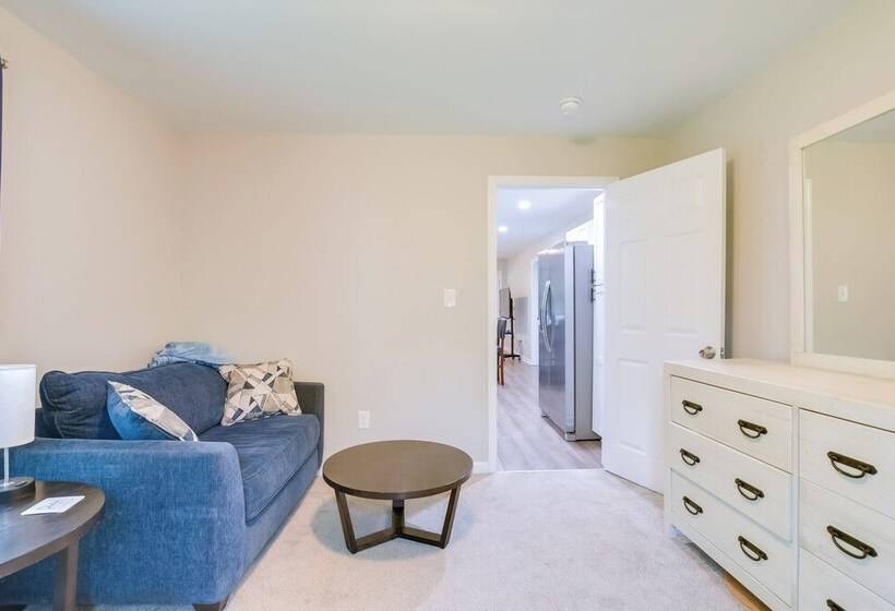 Charming Greenville Home W/ Yard: 3 Mi To Downtown