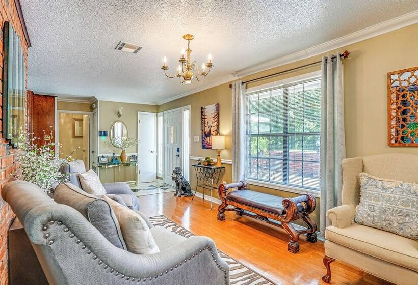 Charming Simsboro Retreat On 5 Acres W/ Patio!