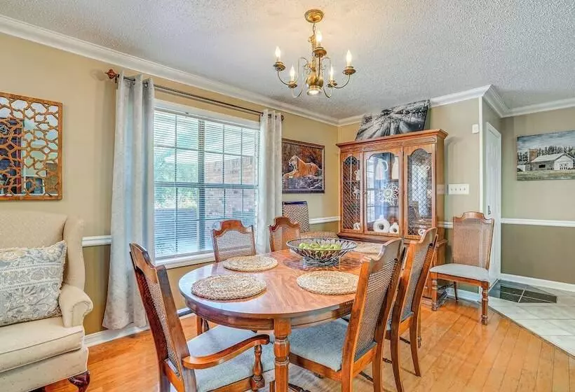 Charming Simsboro Retreat On 5 Acres W/ Patio!