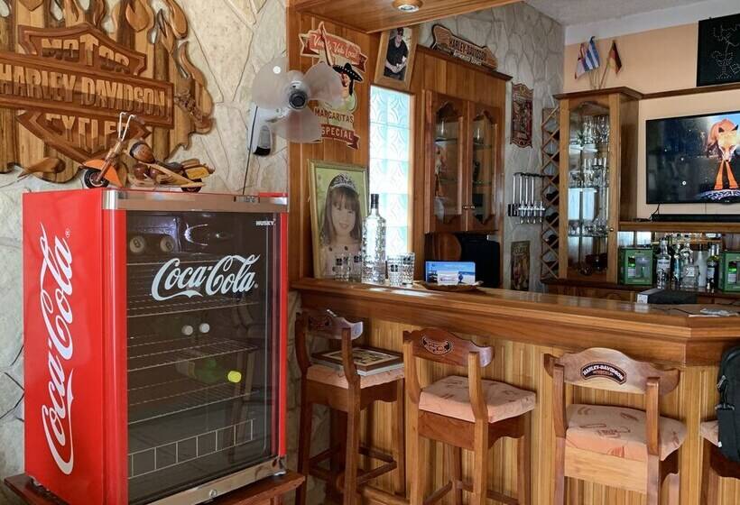 Bs & Hostal Las Brisas