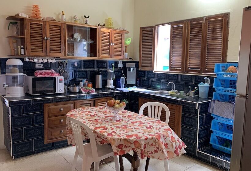 Bs & Hostal Las Brisas