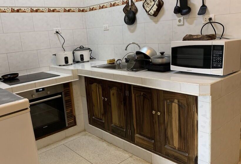 Bs & Hostal Las Brisas