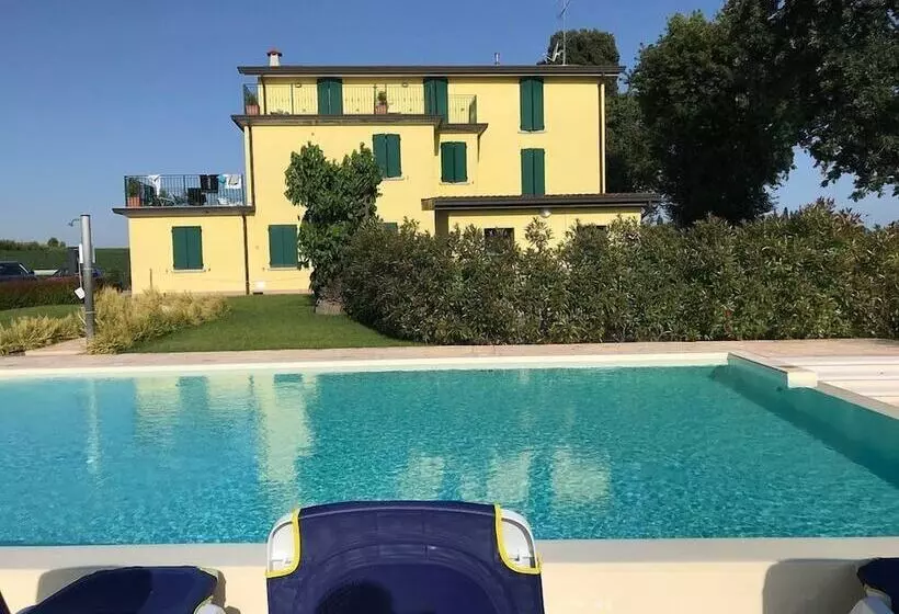 ホテル Albergo Quattro Pini