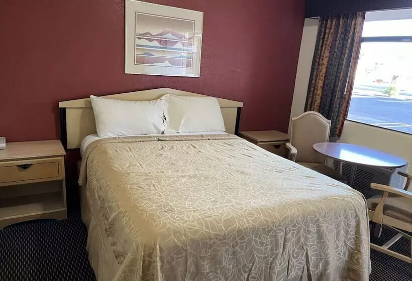 مُتل Economy Inn