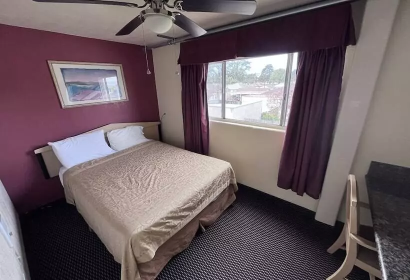 مُتل Economy Inn