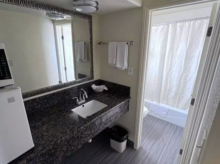 مُتل Economy Inn