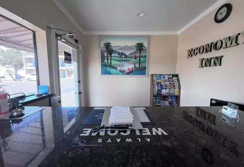 مُتل Economy Inn