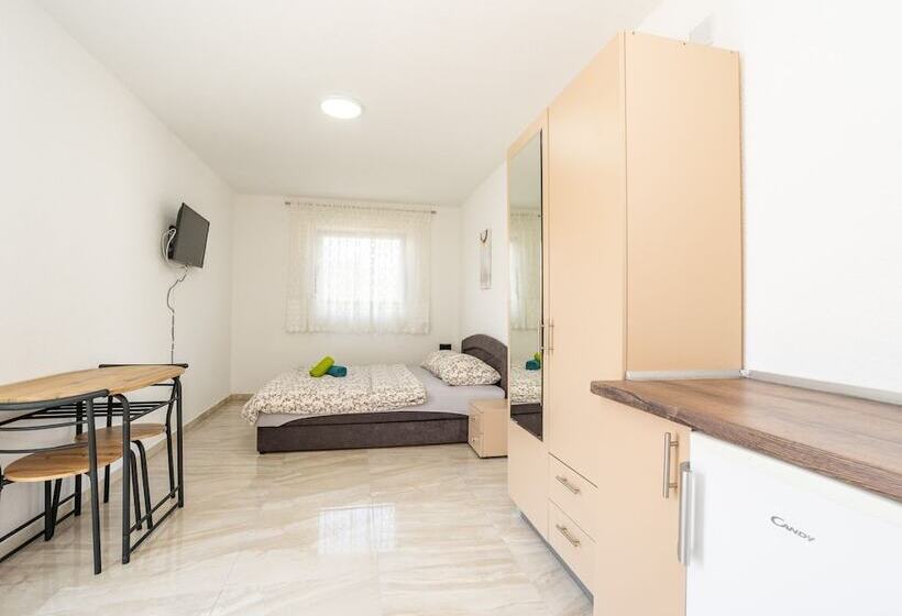 Пансион Guest House Stipanovi Dvori