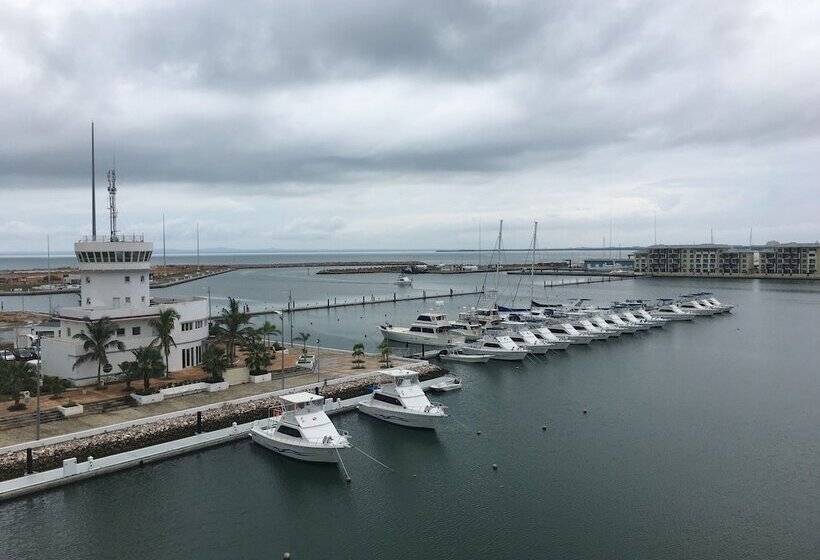 پانسیون Hostal Ciro Y Lourdes