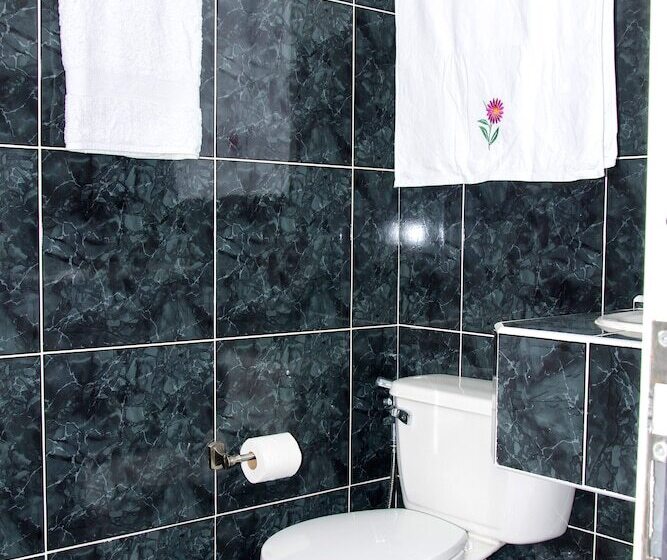 پانسیون Hostal Ciro Y Lourdes