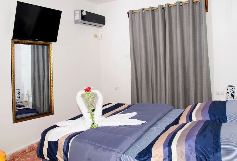 پانسیون Hostal Ciro Y Lourdes