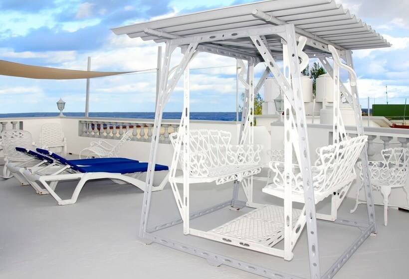 پانسیون Hostal Ciro Y Lourdes