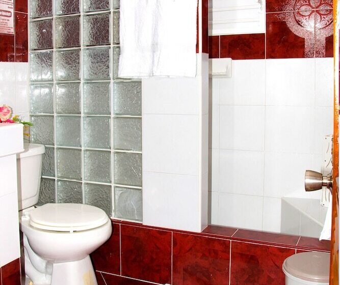 پانسیون Hostal Ciro Y Lourdes