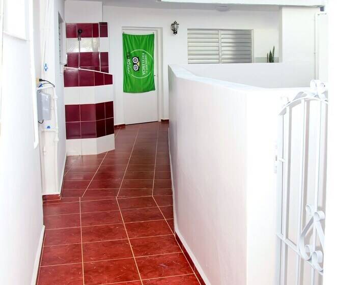 پانسیون Hostal Ciro Y Lourdes