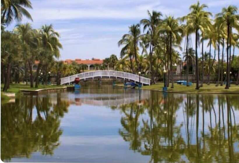 پانسیون Hostal Ciro Y Lourdes