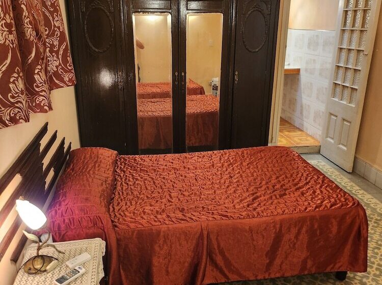 پانسیون Hostal El Cid