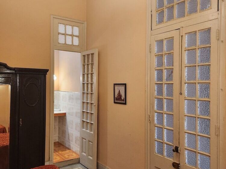 پانسیون Hostal El Cid