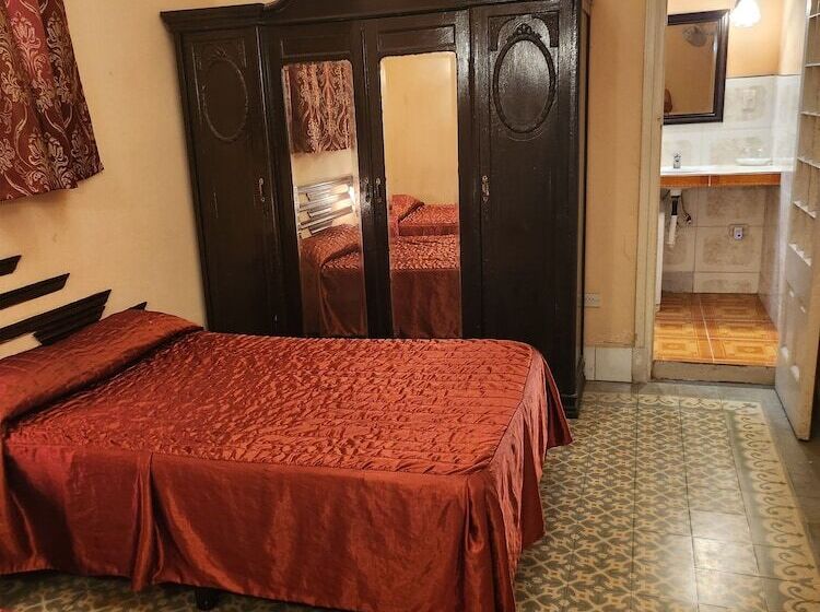 پانسیون Hostal El Cid