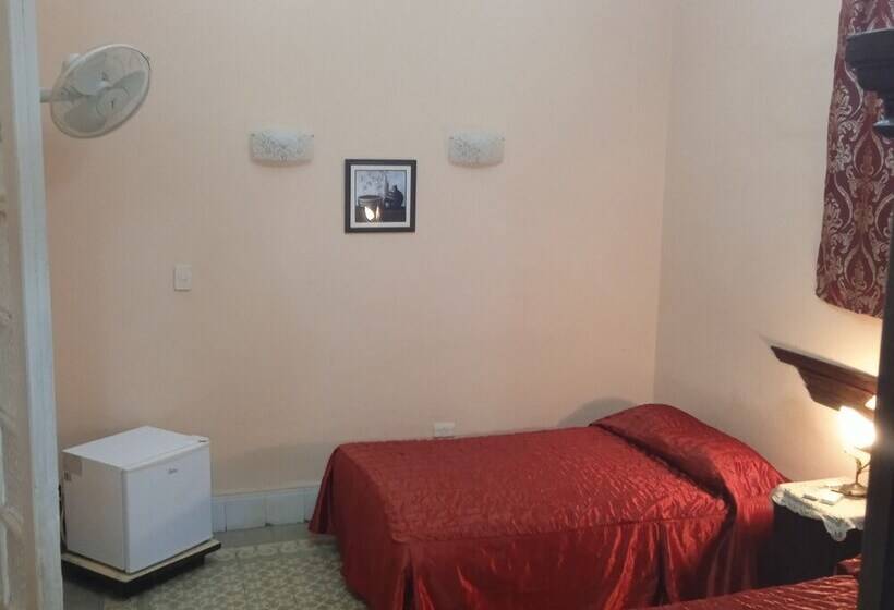 پانسیون Hostal El Cid