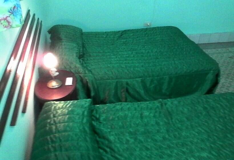 پانسیون Hostal El Cid