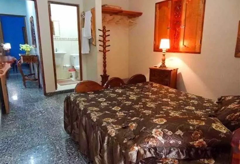 ペンション Hostal La Colonial Candelaria