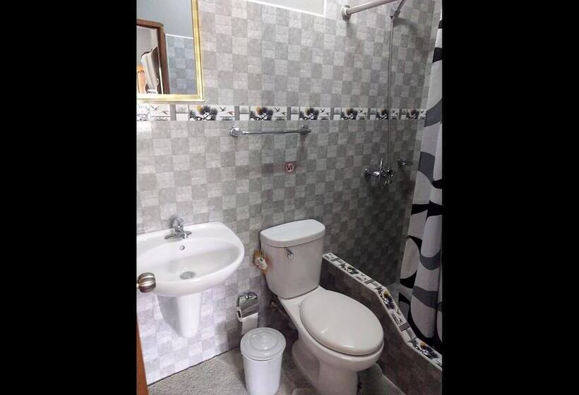 پانسیون Hostal La Colonial Candelaria