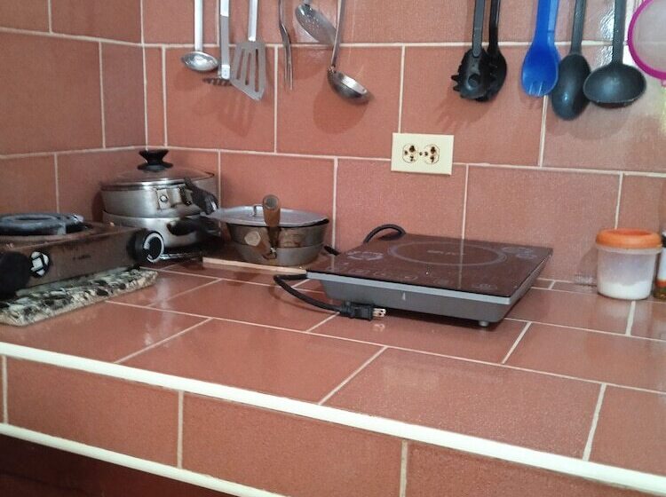 پانسیون Hostal Margarita Y Nene