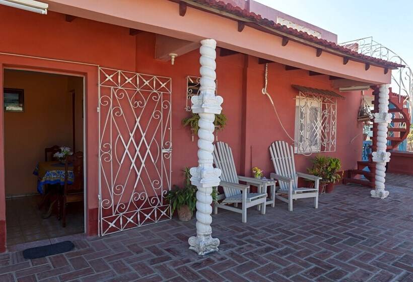 پانسیون Hostal Margarita Y Nene