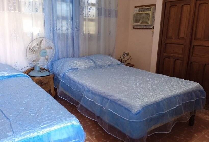 پانسیون Hostal Margarita Y Nene