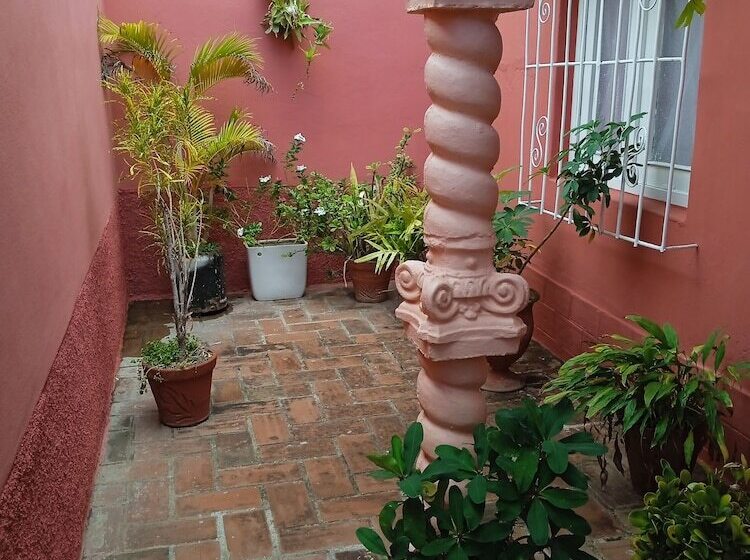 پانسیون Hostal Margarita Y Nene