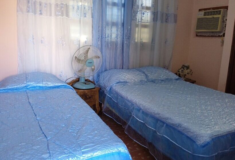 پانسیون Hostal Margarita Y Nene