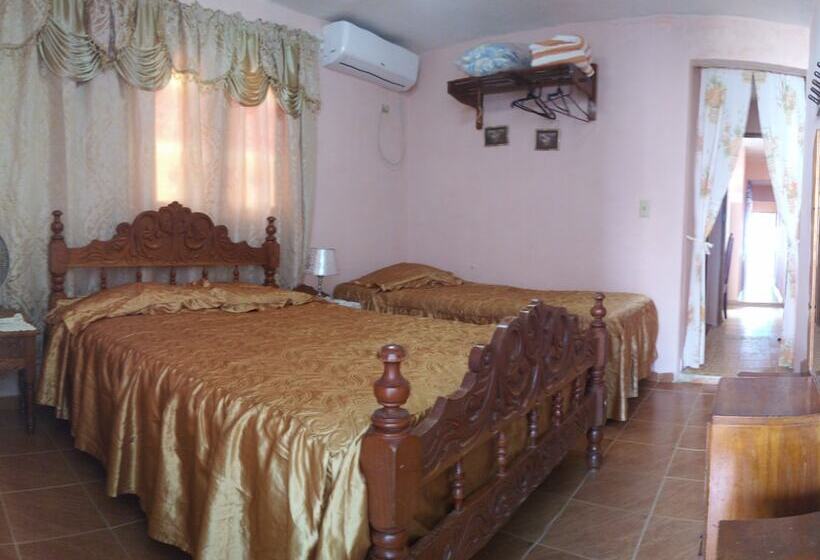 پانسیون Hostal Margarita Y Nene