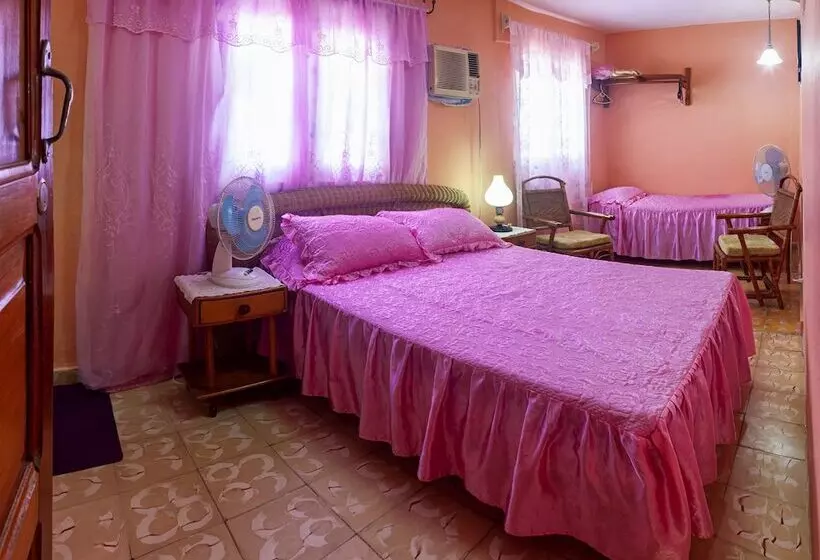 ペンション Hostal Margarita Y Nene