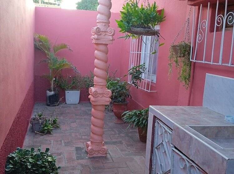 پانسیون Hostal Margarita Y Nene