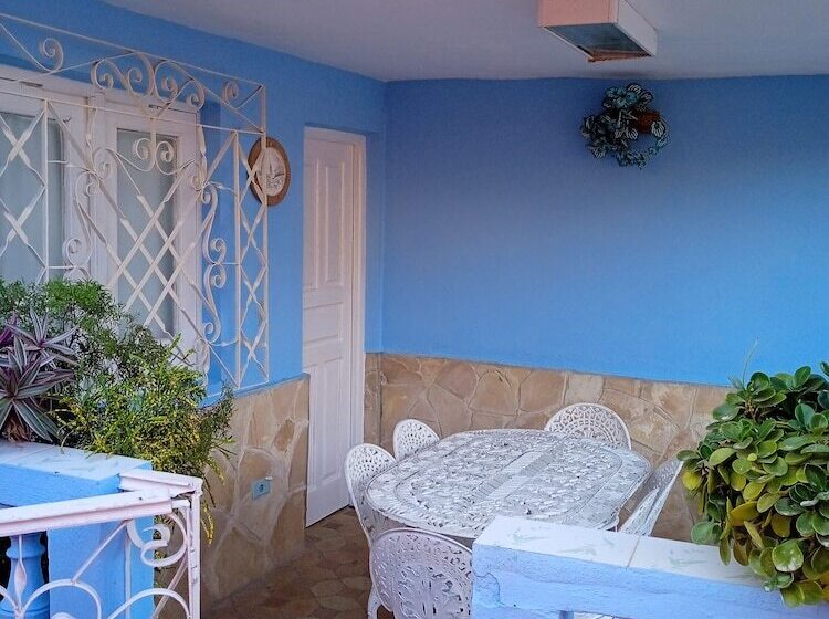 پانسیون Hostal Margarita Y Nene