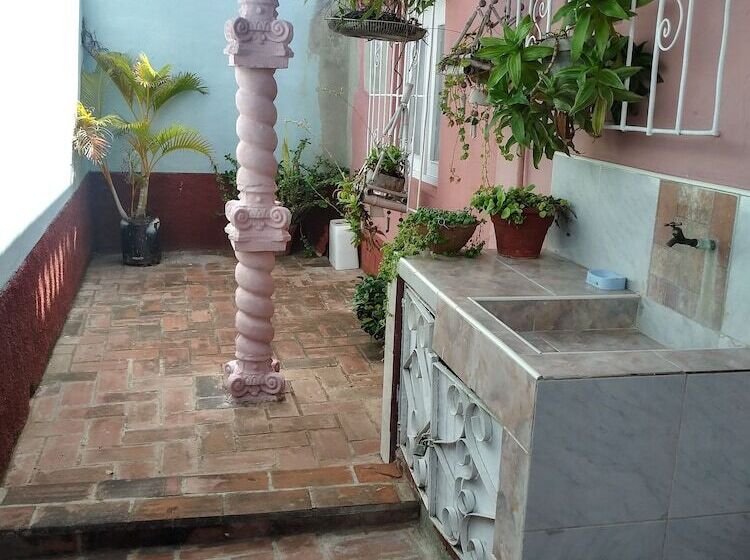 پانسیون Hostal Margarita Y Nene