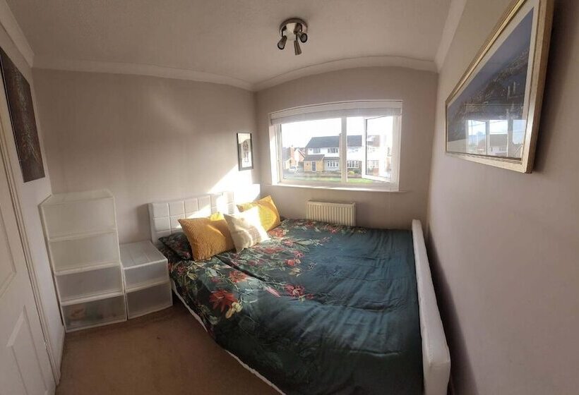 إقامة Cosy Home In Leicester