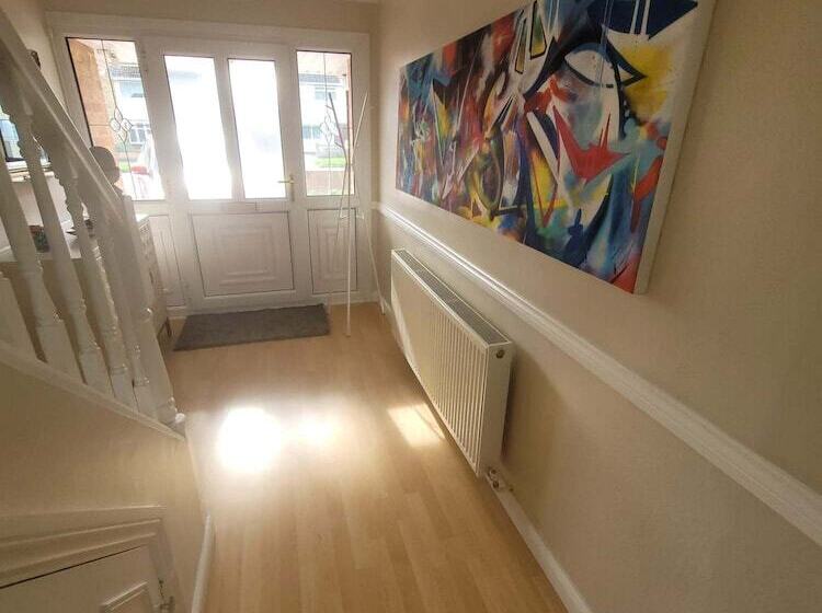 إقامة Cosy Home In Leicester