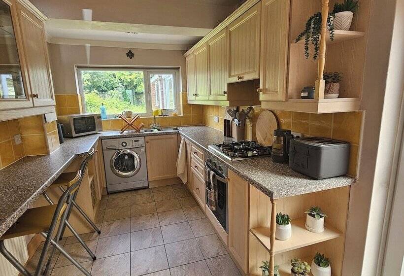 إقامة Cosy Home In Leicester