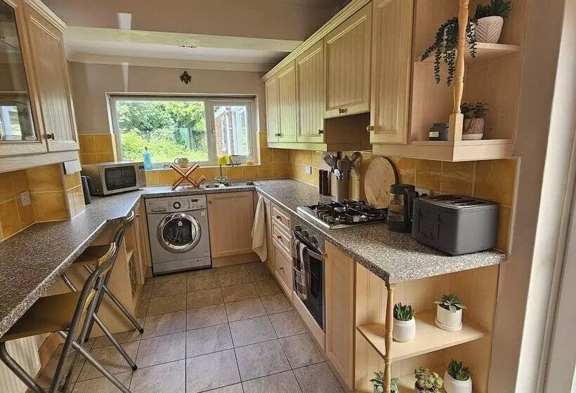 Residenssi Cosy Home In Leicester