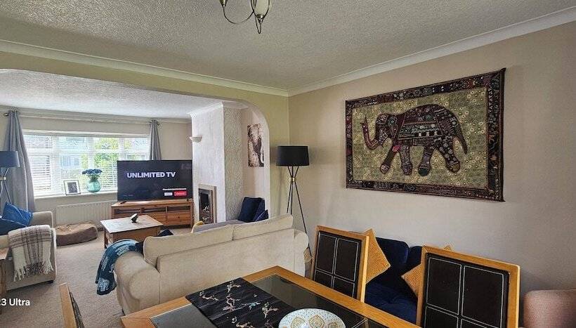 إقامة Cosy Home In Leicester